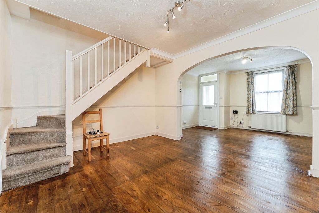 Property photo 3 of 14