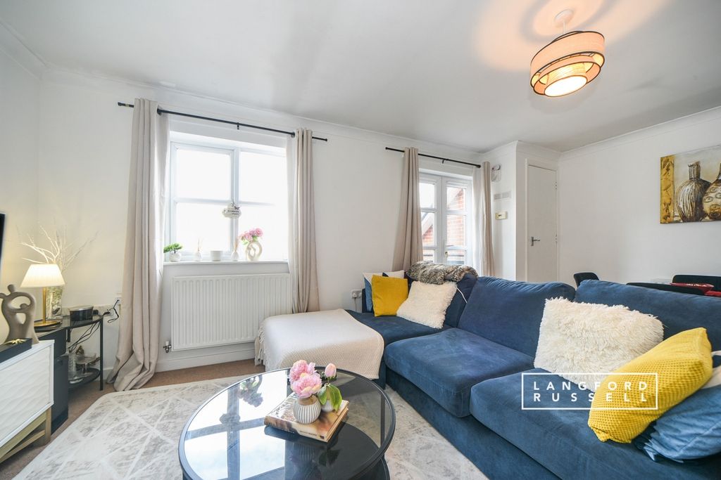 Property photo 2 of 9 Reception