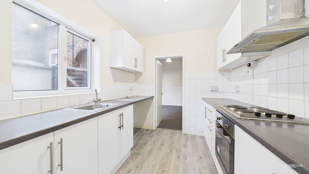 Property photo 2 of 9 4403884