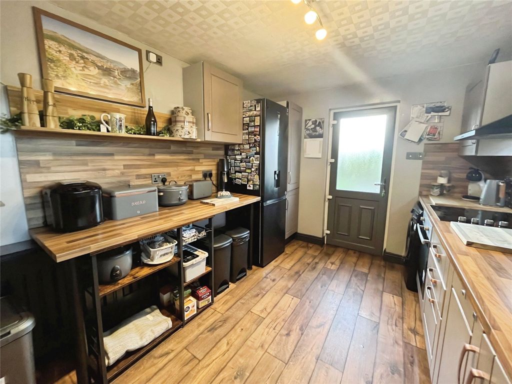 Property photo 3 of 11 Kitchen/Dining Room