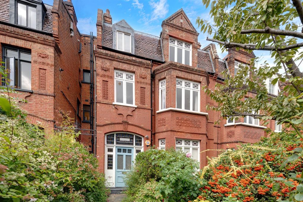 Property photo 2 of 11