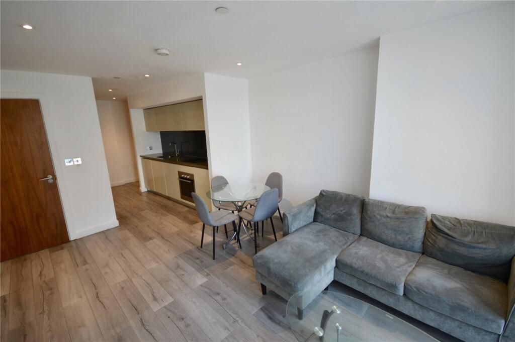 Property photo 1 of 5 Call Us Now To View This 3 Bedroom On Deverell St, Se1