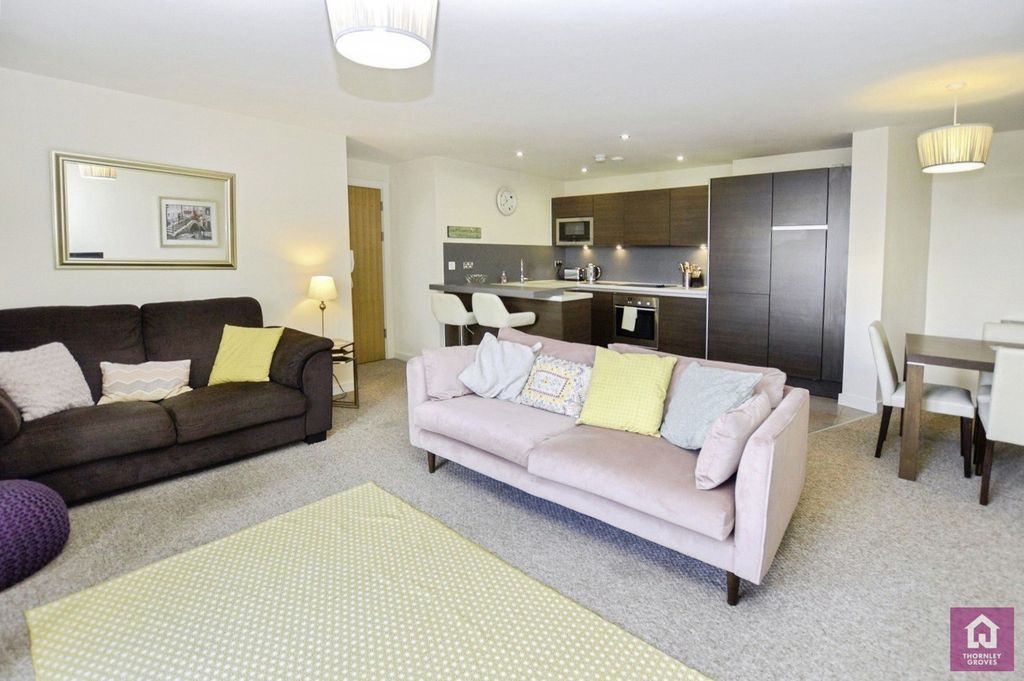 Property photo 3 of 22 Pbox-Img.Jpg