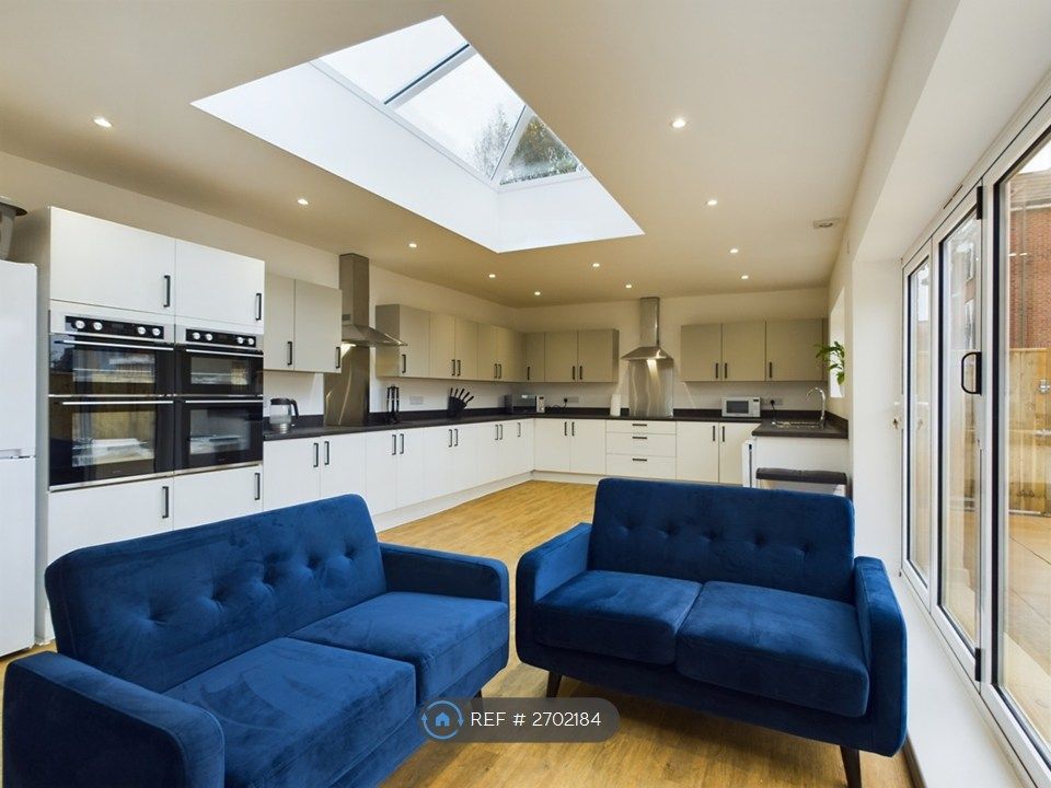 Property photo 2 of 30 Large Shared Kitchen/Living Space