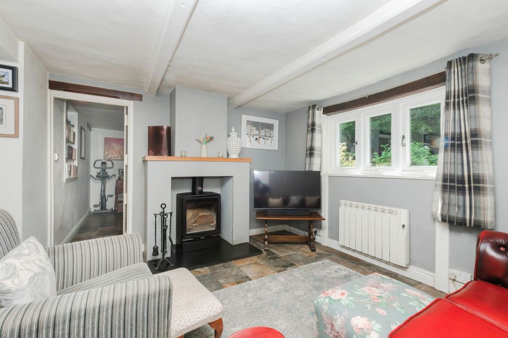 Property photo 2 of 26
