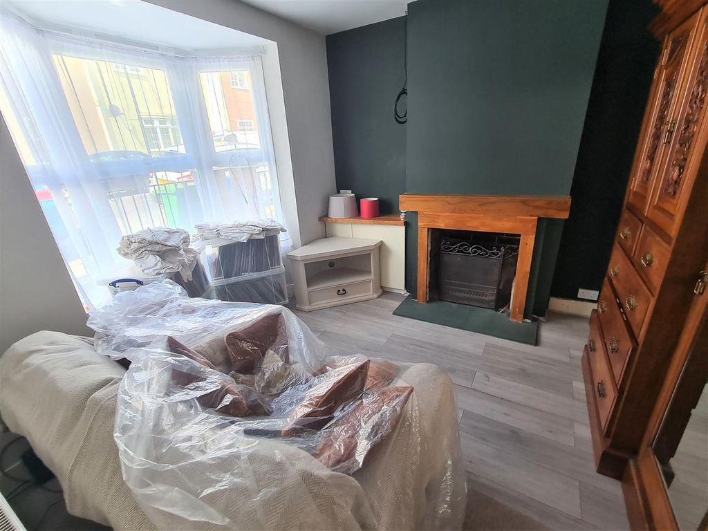 Property photo 2 of 13