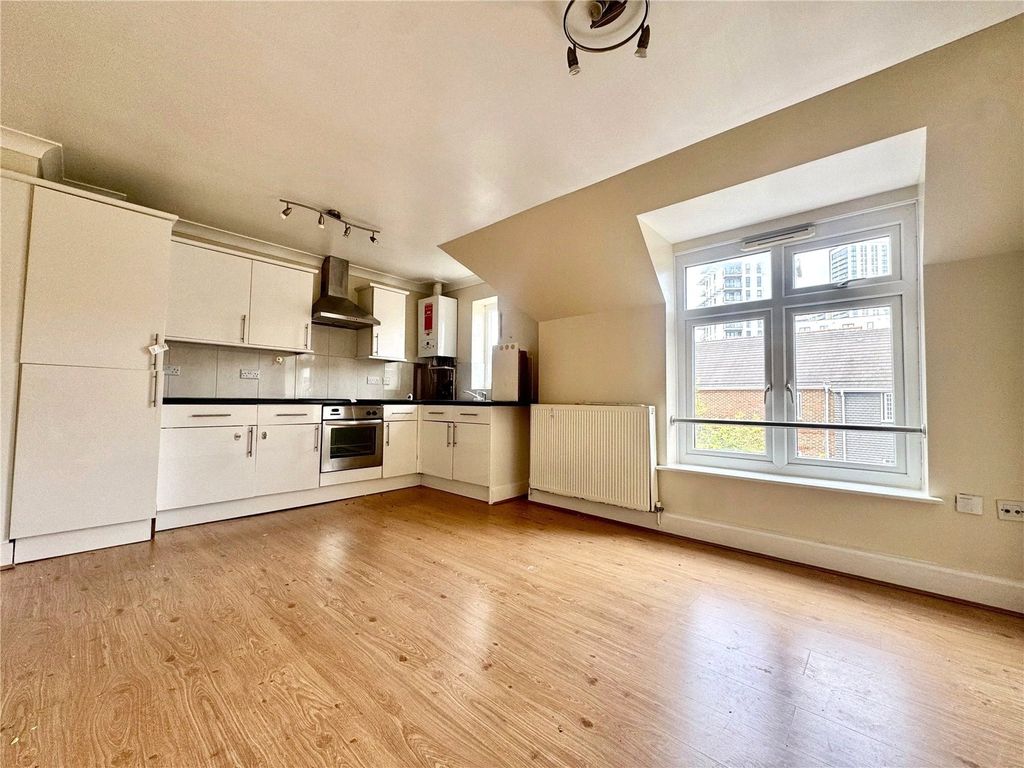 Property photo 3 of 12 Reception/Kitchen