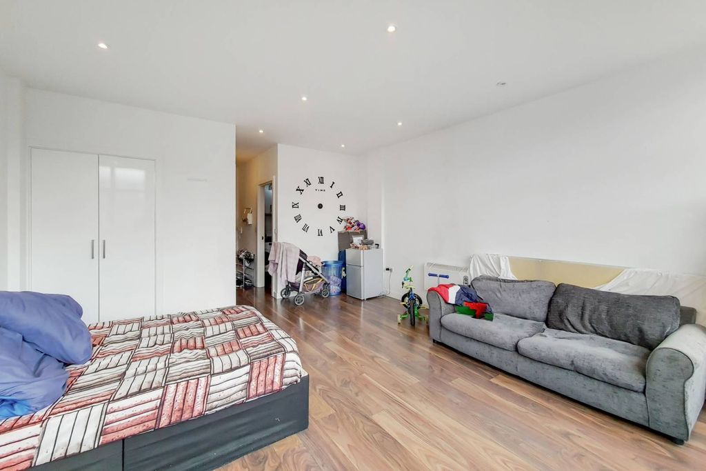 Property photo 2 of 4