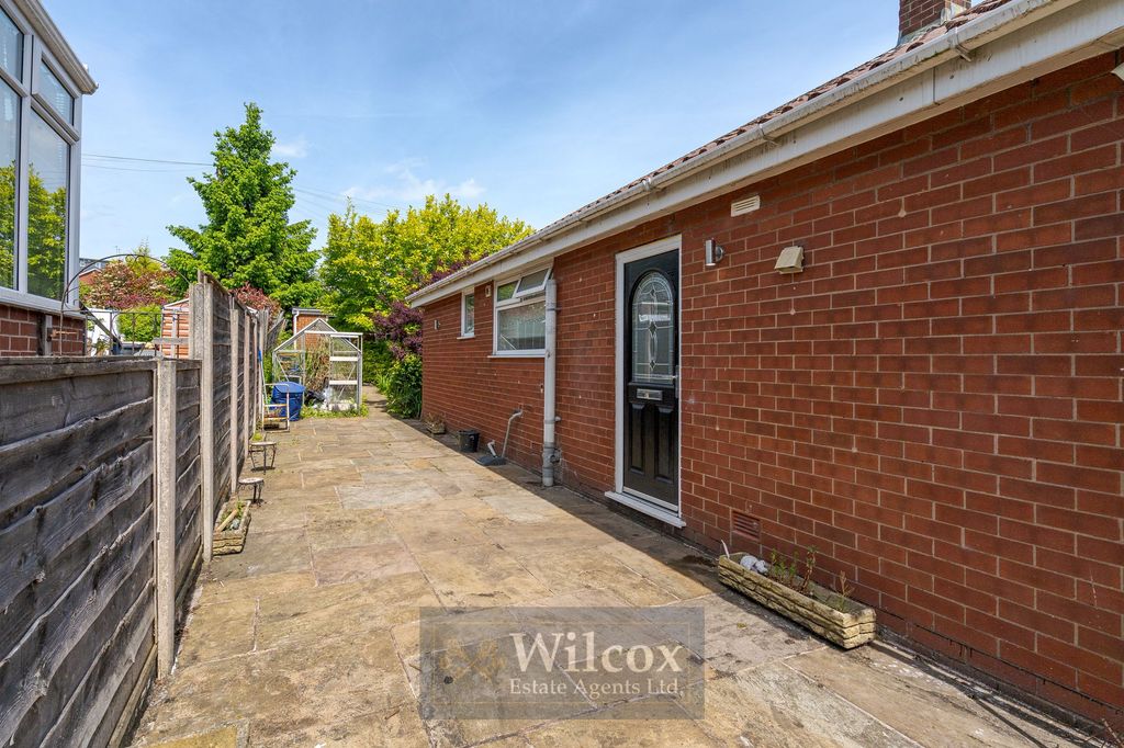 Property photo 1 of 28