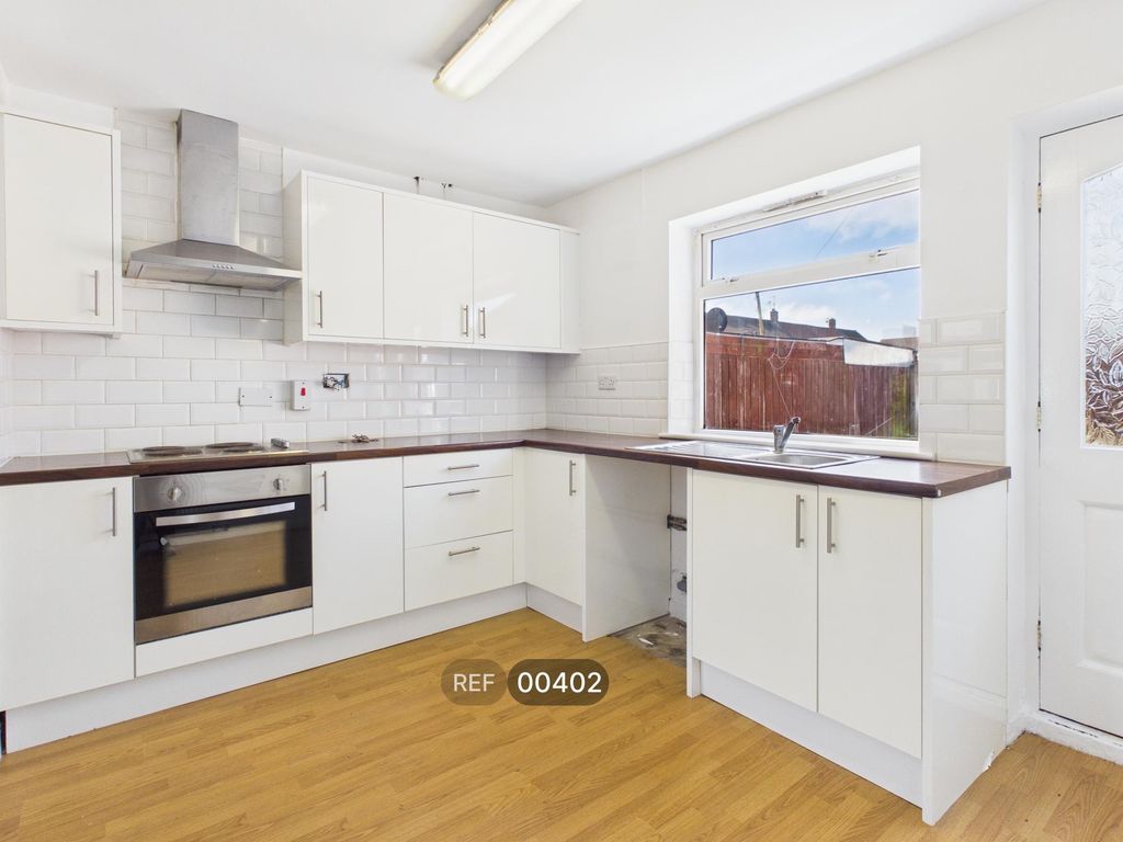 Property photo 2 of 26 Kitchen