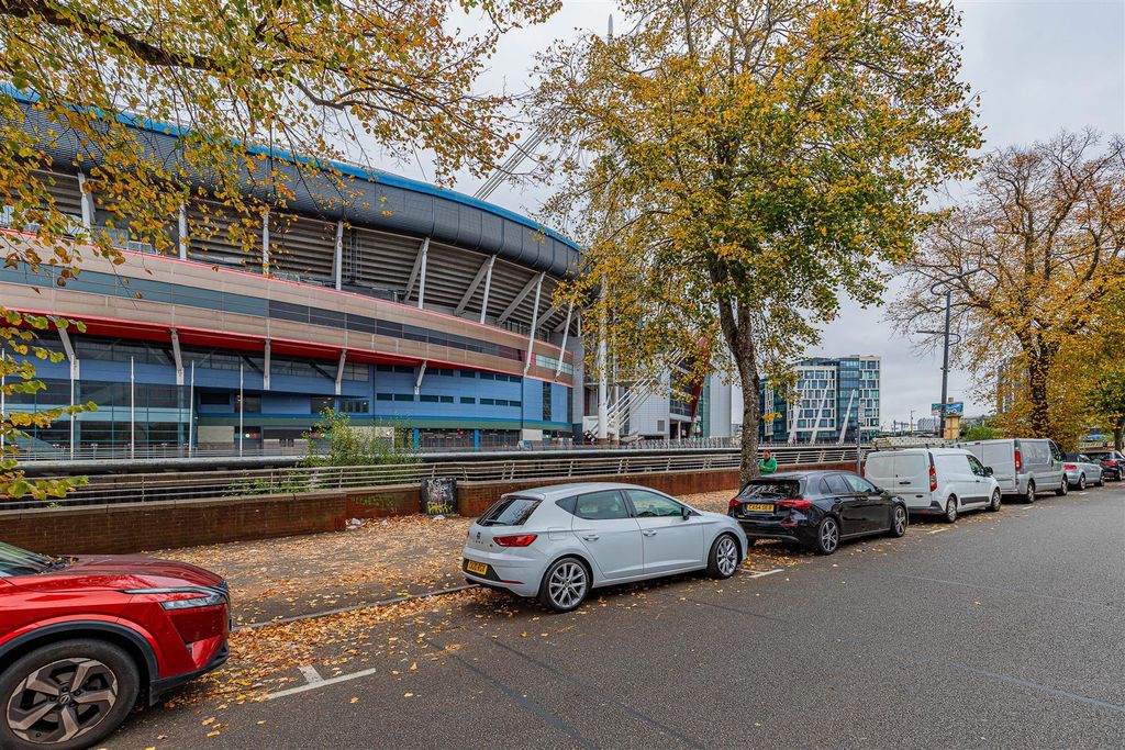 Property photo 1 of 19 25 Garden Flat-26.Jpg