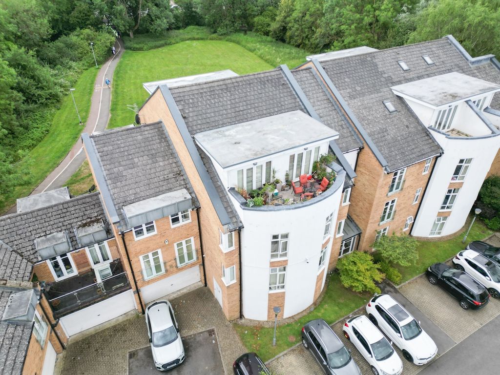 Property photo 1 of 20 Front View