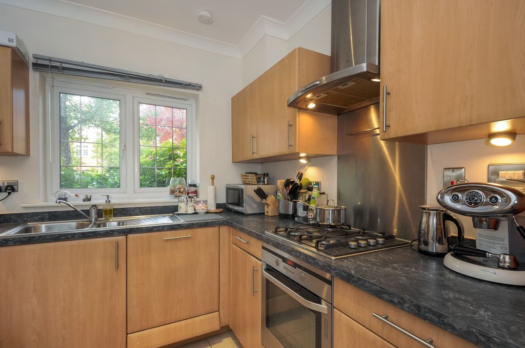 Property photo 2 of 12 Kitchen