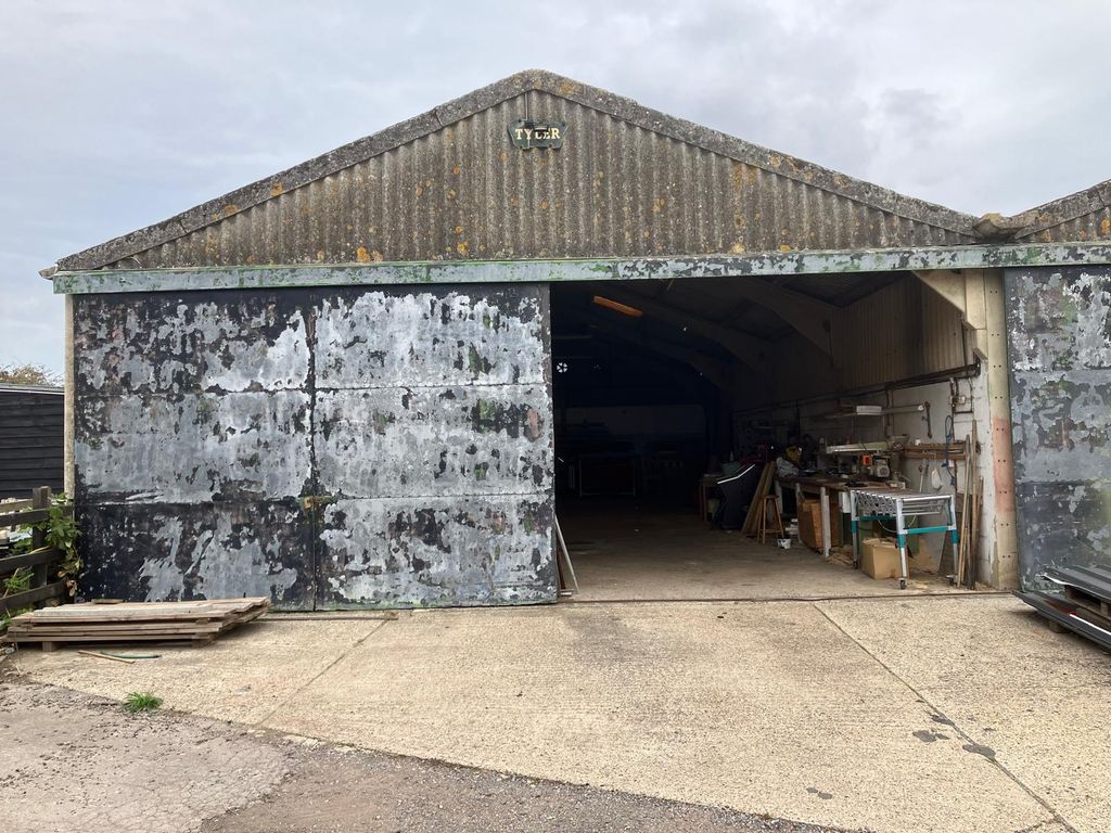 Property photo 1 of 5