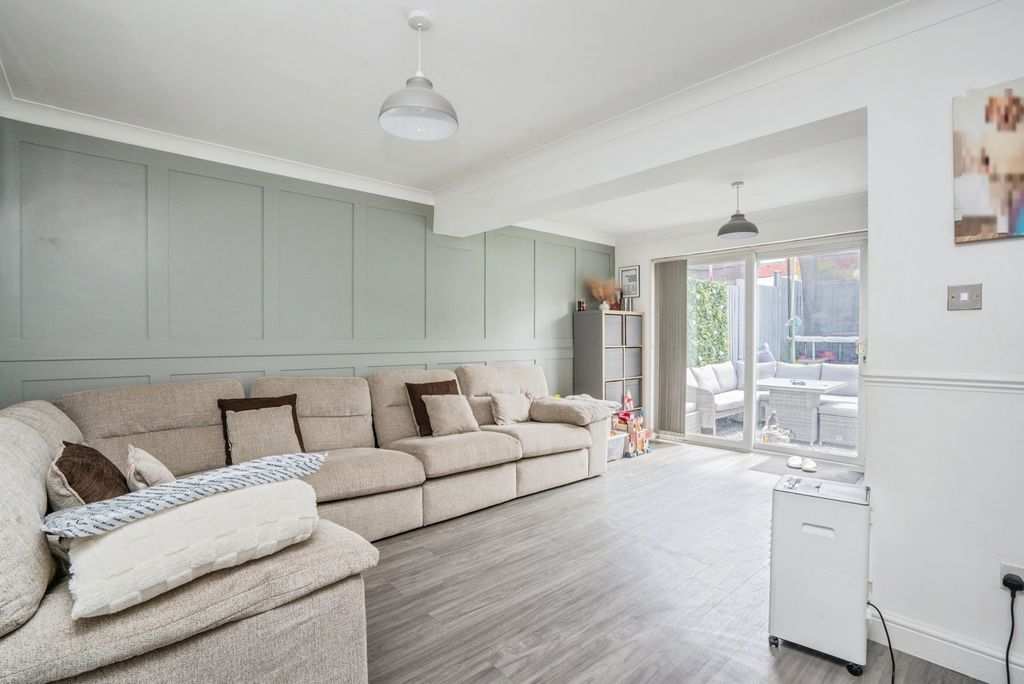 Property photo 3 of 20 Pbox-Img.Jpg