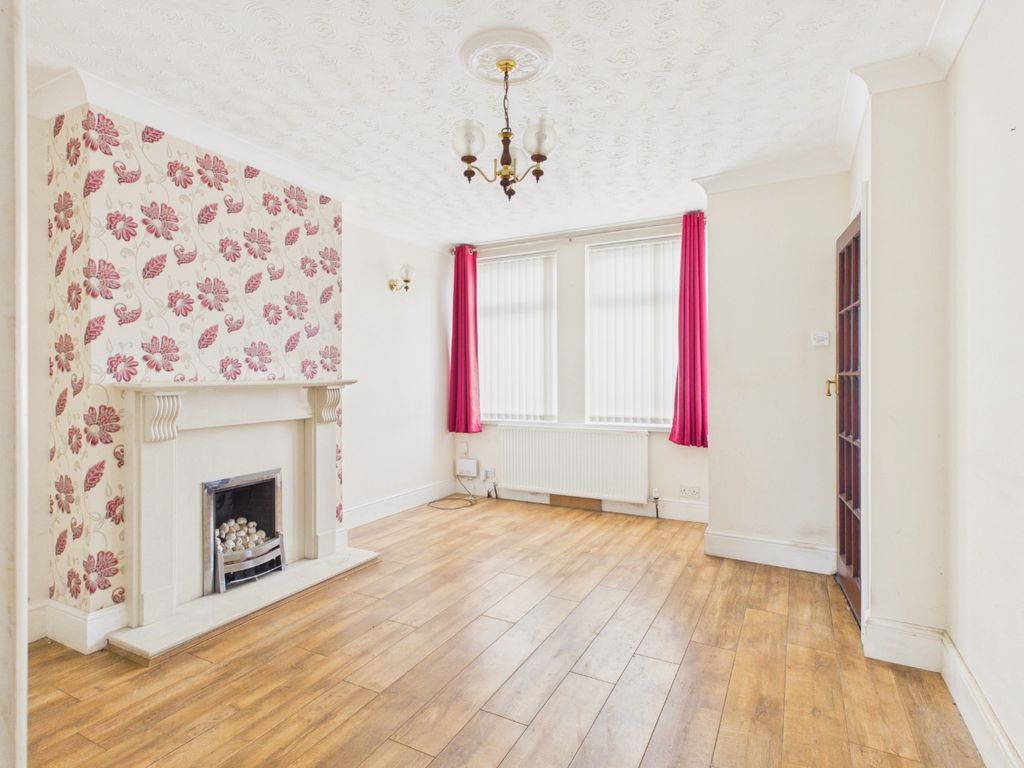 Property photo 2 of 11 5228665