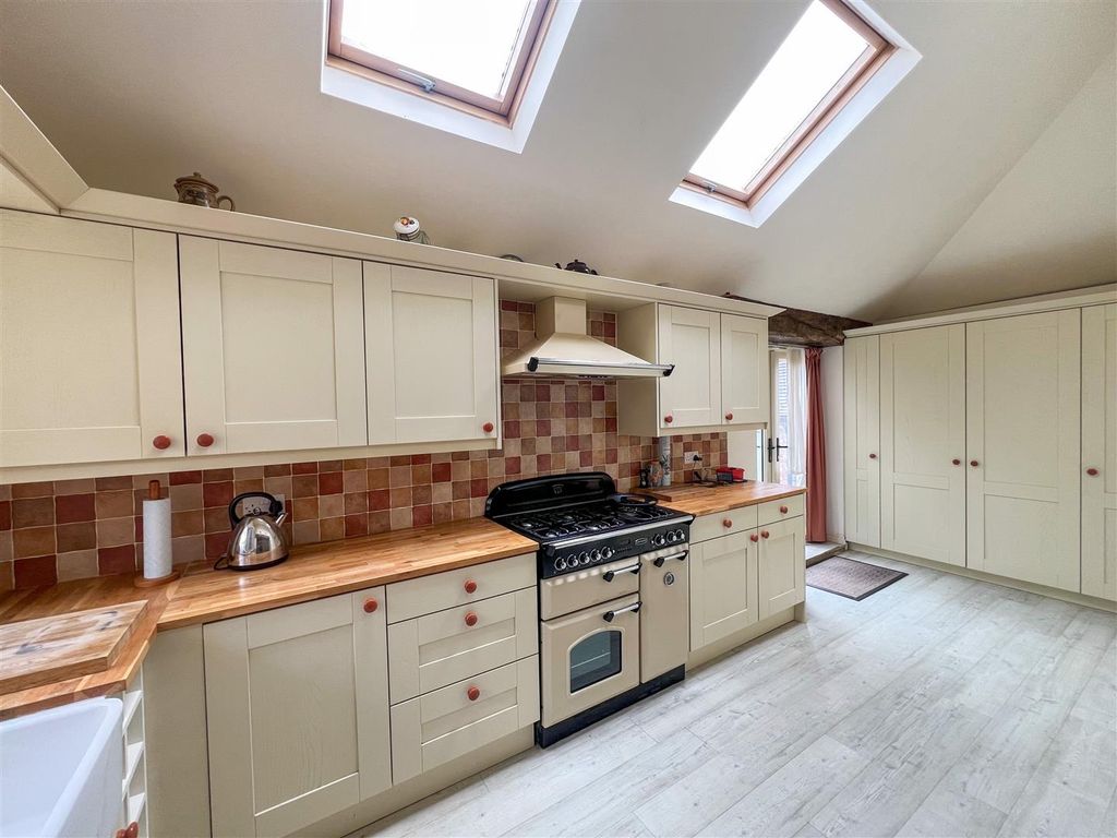 Property photo 3 of 42 Kitchen