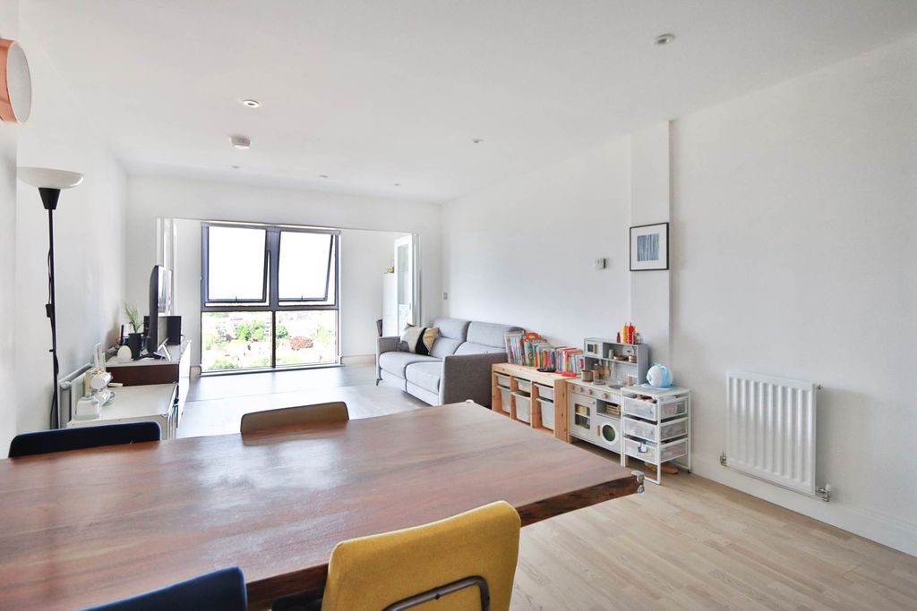 Property photo 2 of 11