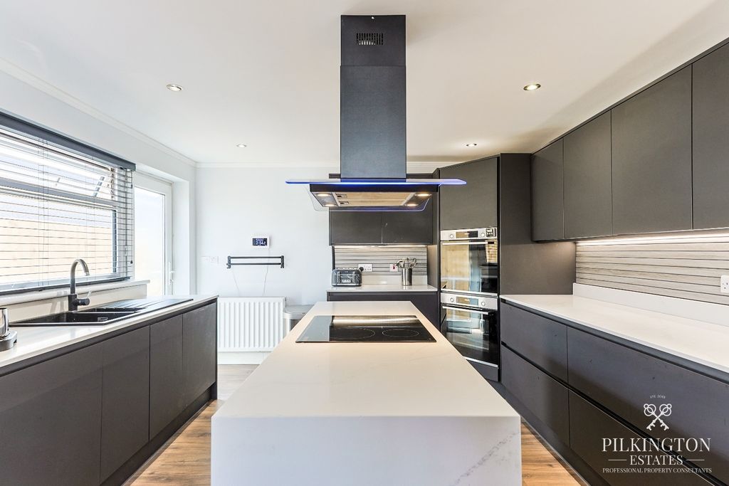 Property photo 3 of 17 5394194