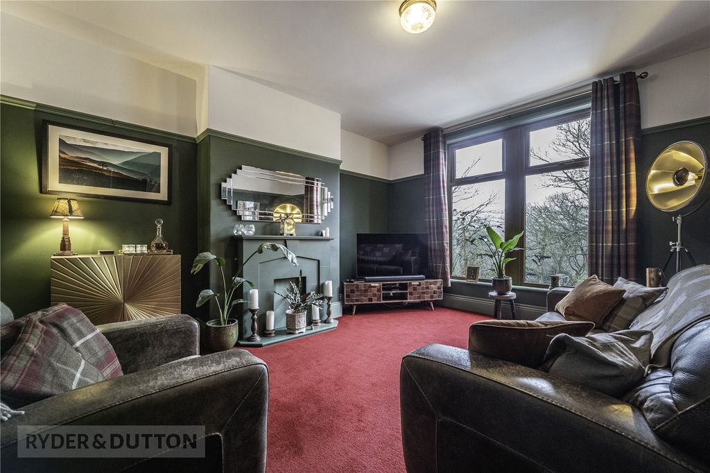 Property photo 3 of 18 Living Room