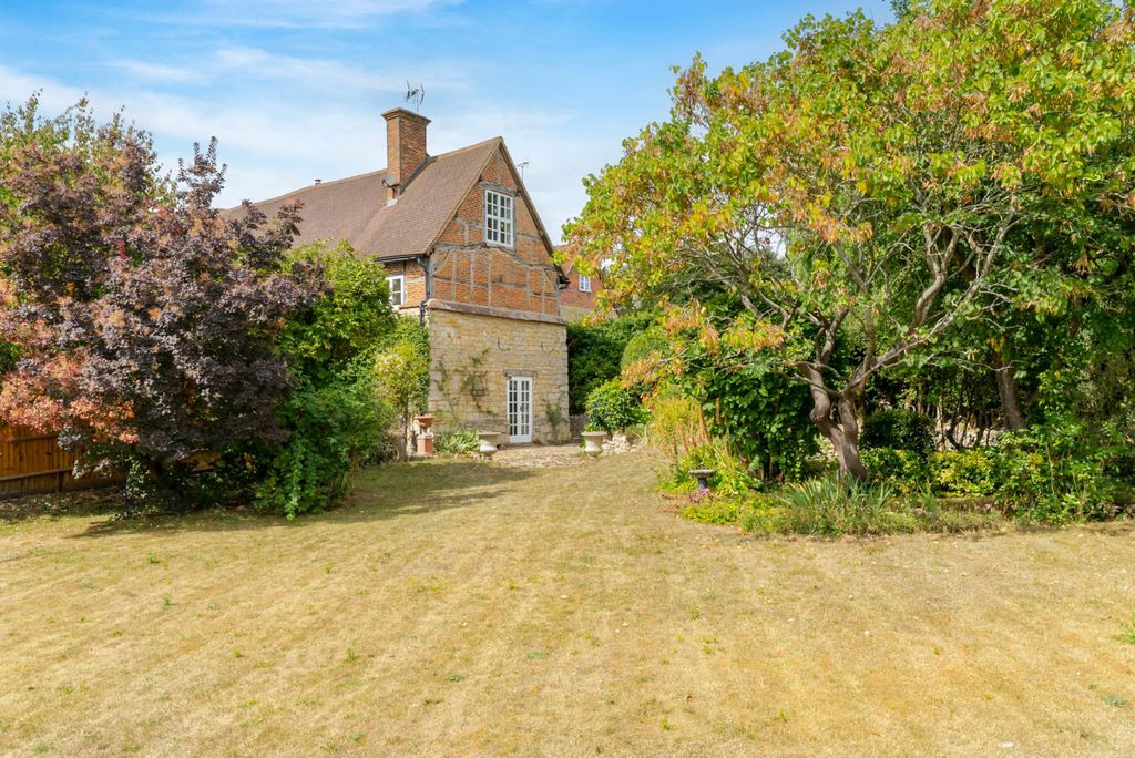 Property photo 2 of 41