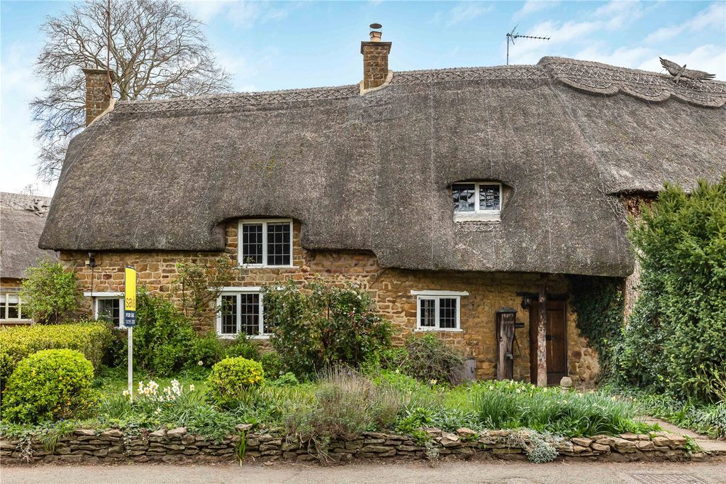 Property photo 1 of 14 Front Garden