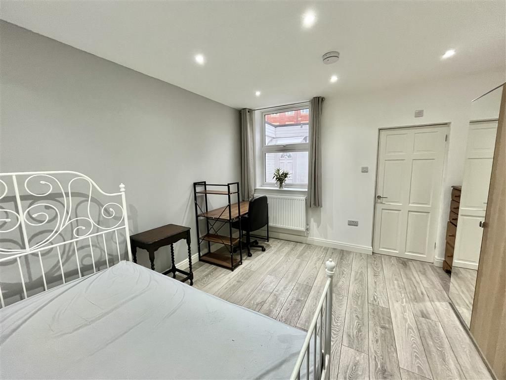 Property photo 1 of 12 Image