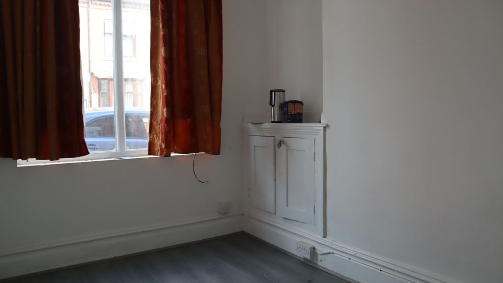 Property photo 3 of 27