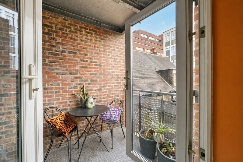 Property photo 3 of 7 1327873-4-68889c875F27c-Arw-Min-v2