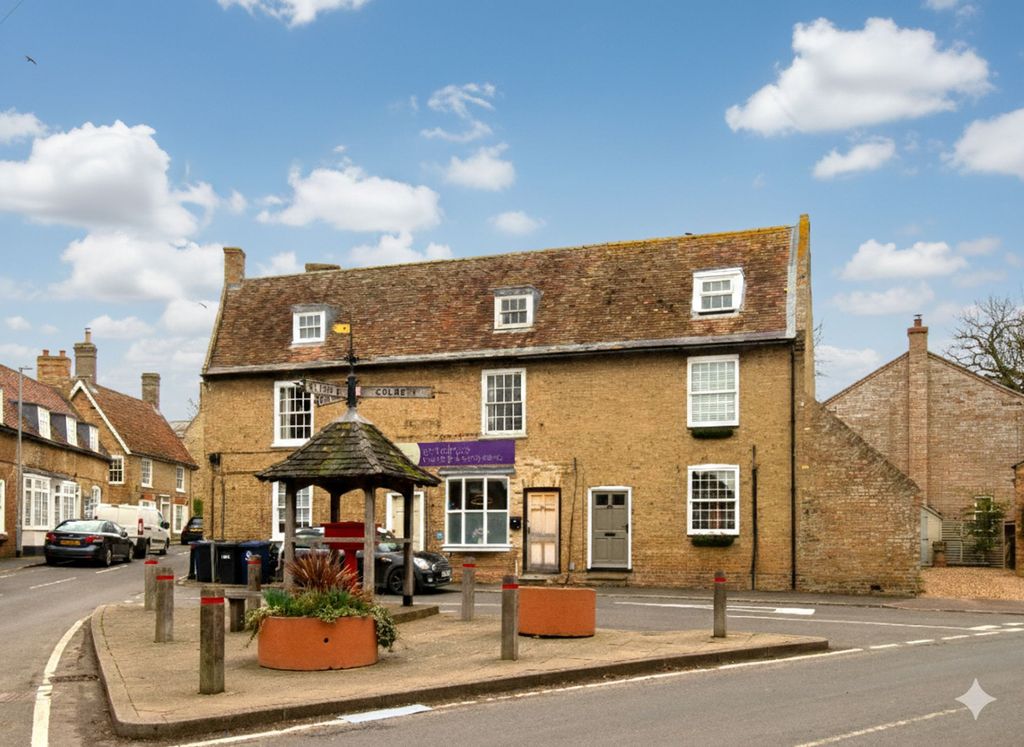 Property photo 1 of 31