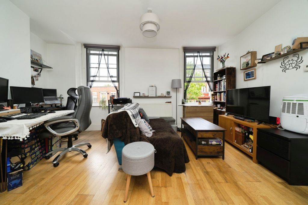 Property photo 2 of 10 Picture No. 38