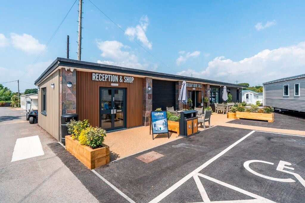 Property photo 2 of 18 Omar Bluebell 2015 Car0057900 115998525.Jpeg