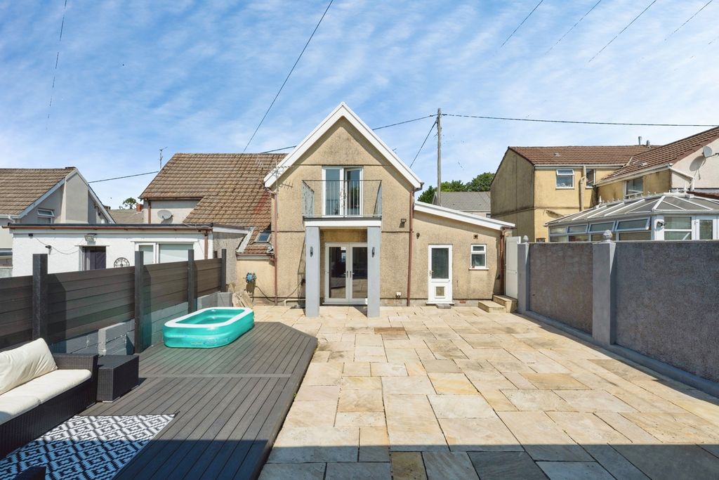 Property photo 1 of 20 Pbox-Img.Jpg