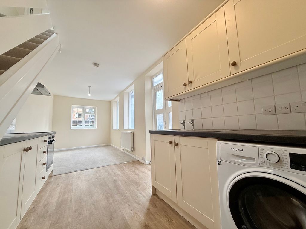 Property photo 1 of 10 Img0999