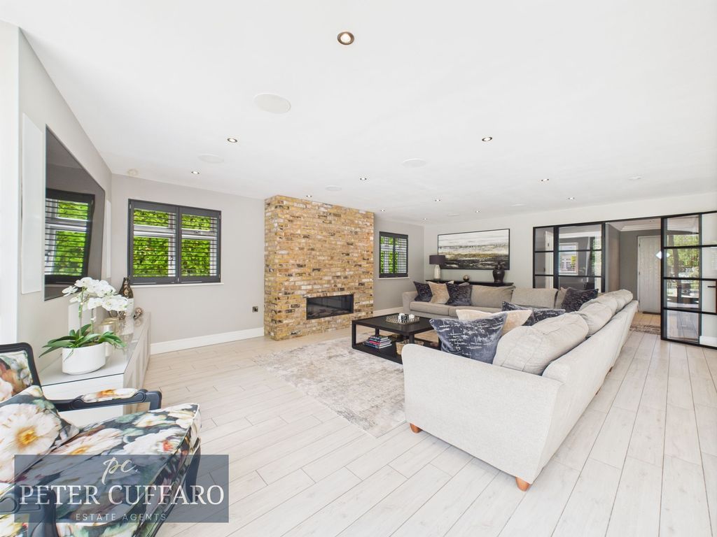 Property photo 3 of 29