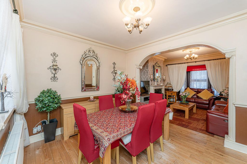 Property photo 3 of 41 Dining Room