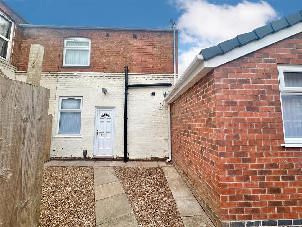 Property photo 1 of 16 Outside