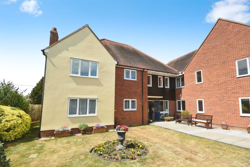 Property photo 1 of 17