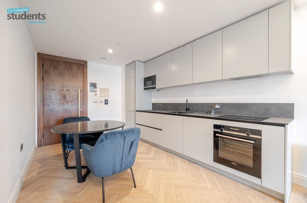 Property photo 2 of 10 d9F1B624-5569-4c6...