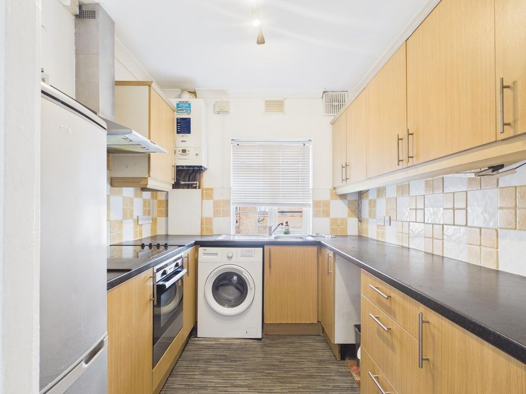 Property photo 2 of 12 Kitchen