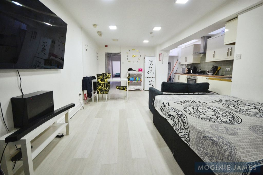 Property photo 3 of 18 Picture No. 04