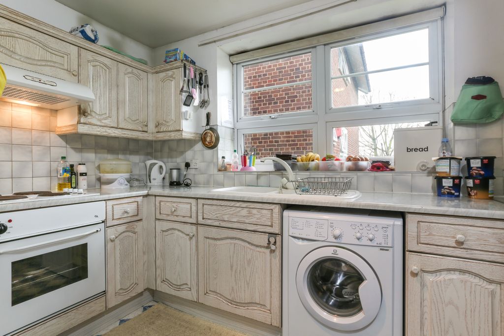 Property photo 3 of 6