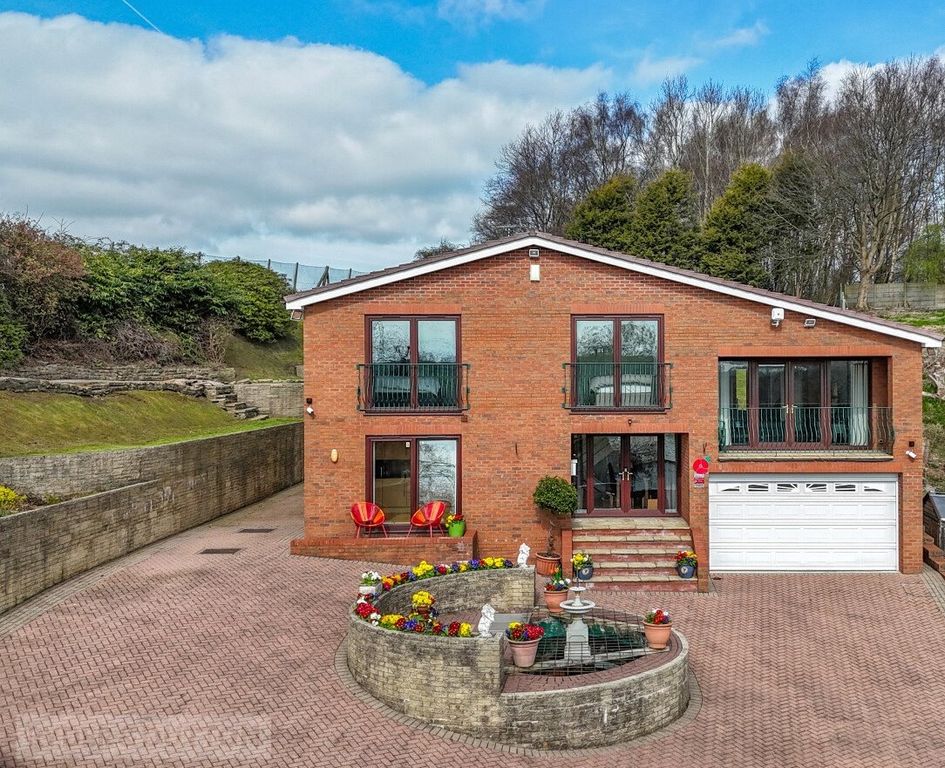 Property photo 2 of 40 Picture No. 27