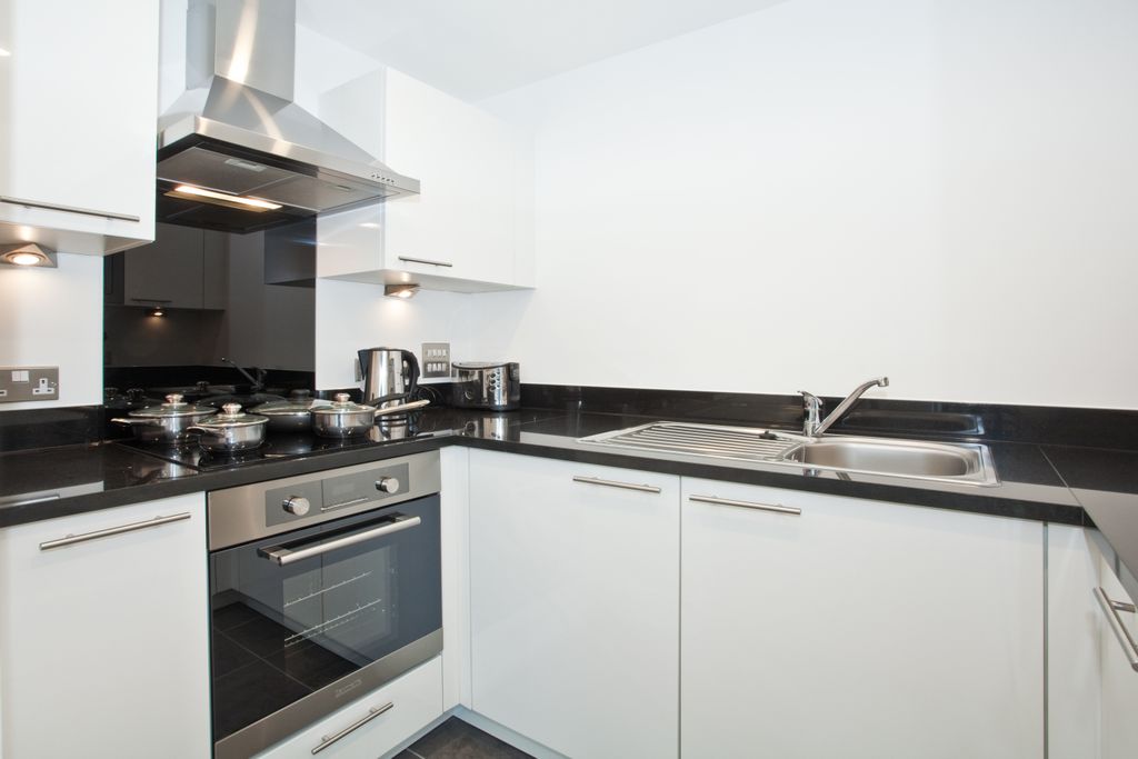 Property photo 2 of 8 Kitchen