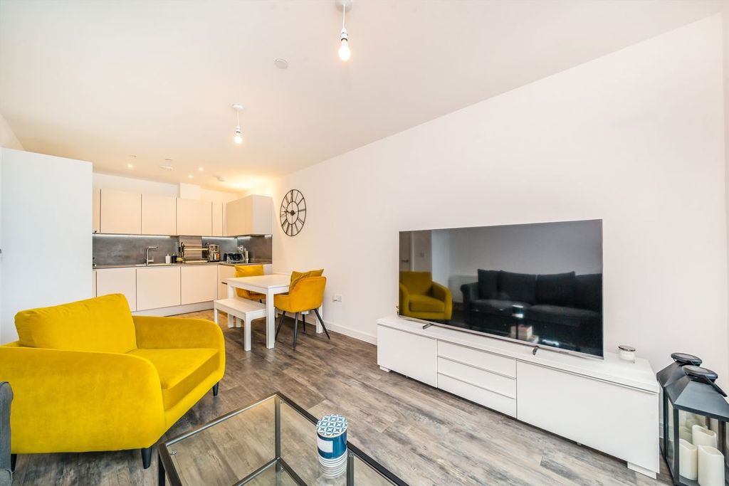 Property photo 3 of 7