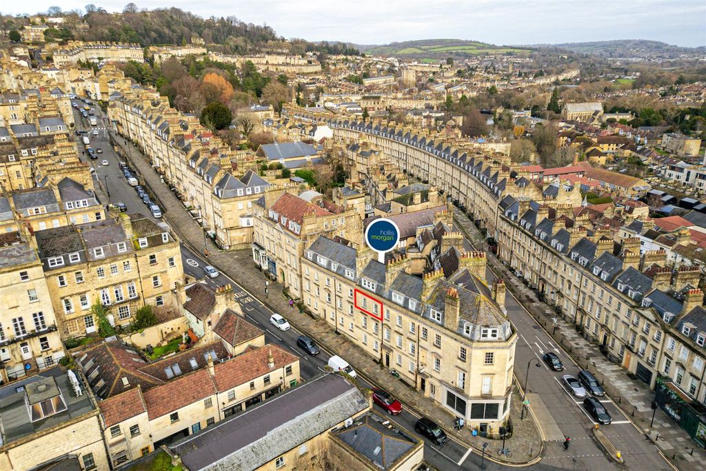 Property photo 1 of 18 Flat 5, 4 Fountain Buildings, Walcot, Bath BA1 5Du