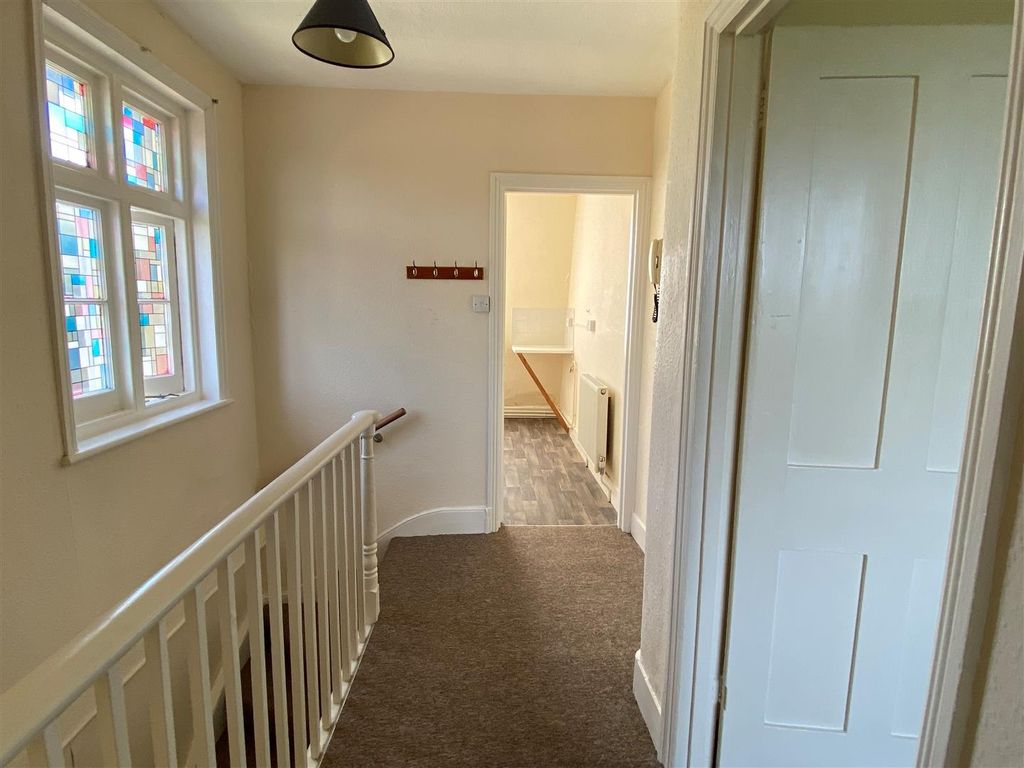 Property photo 3 of 8 Hallway.Jpg