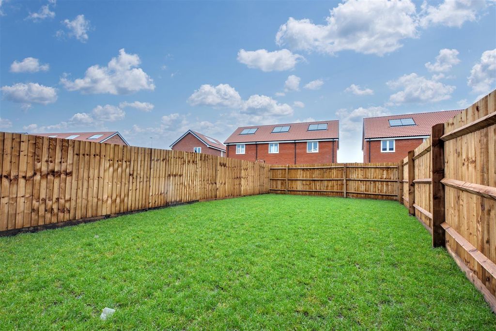 Property photo 3 of 12 11. Garden_1.Jpg