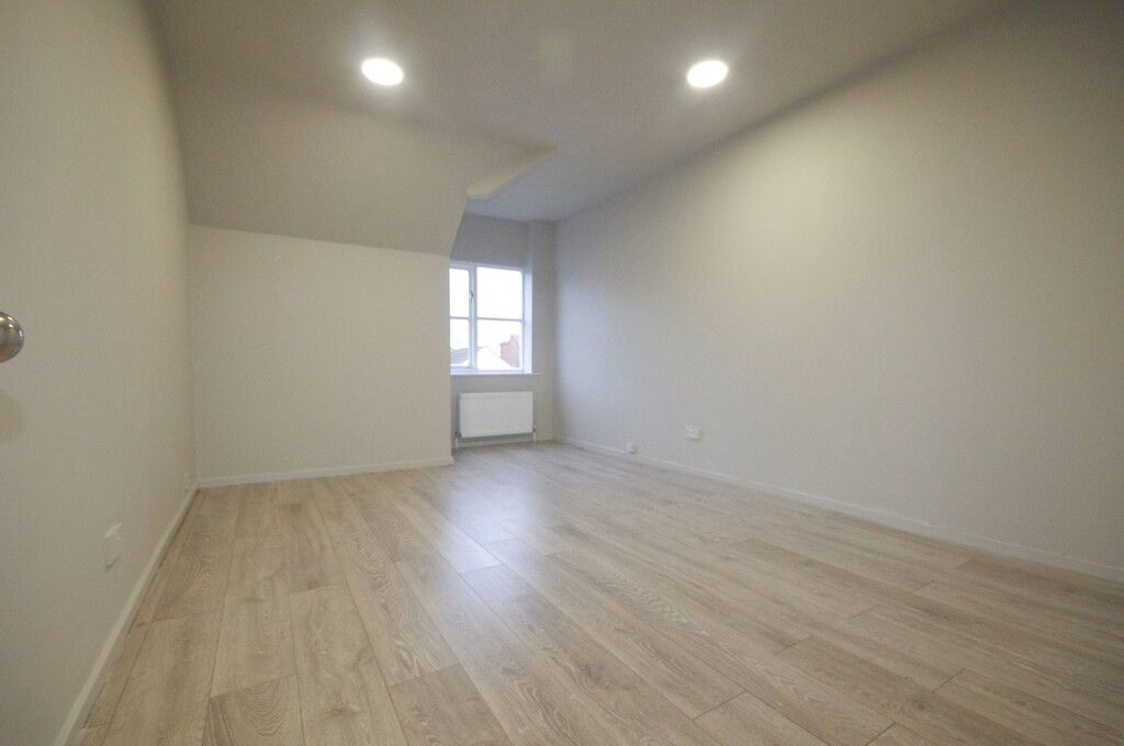 Property photo 3 of 7 Bedroom