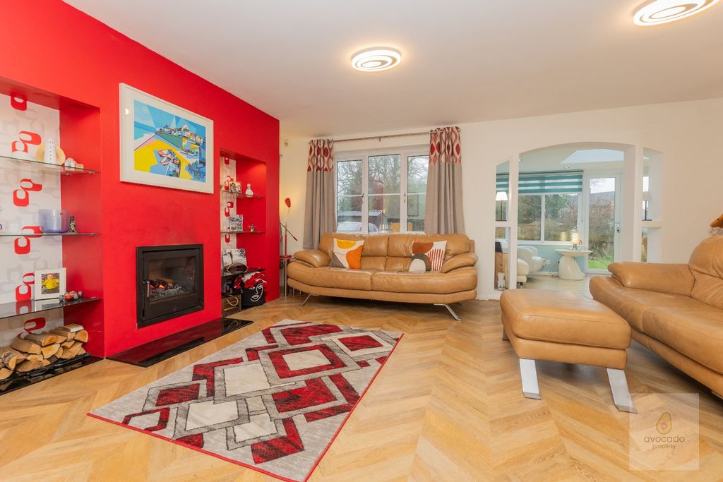 Property photo 3 of 24 4877644